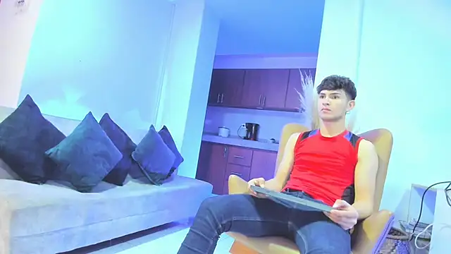 Snapshot of orlando_yate chatting on 02/15/25, 04:47 orlando yate online show from 02/15/25, 04:47