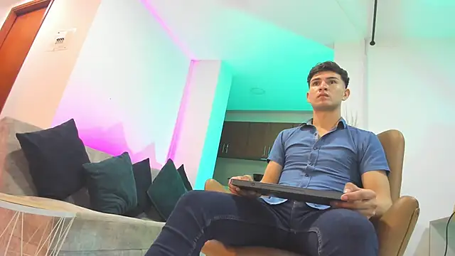 Snapshot of orlando_yate chatting on 03/03/25, 01:42 orlando yate online show from 03/03/25, 01:42