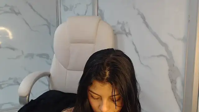 Salmaportman69 online show from 02/22/25, 07:56