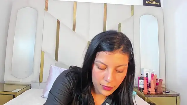 Salmaportman69 online show from 01/09/26, 02:42