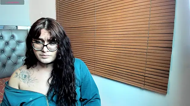 Snapshot of kathepickmanx chatting on 05/13/26, 03:26 kathepickmanx online show from 05/13/26, 03:26