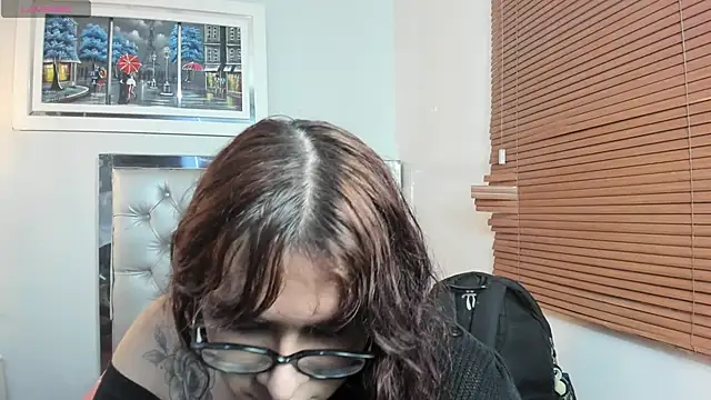 Snapshot of kathepickmanx chatting on 05/17/26, 03:37 kathepickmanx online show from 05/17/26, 03:37