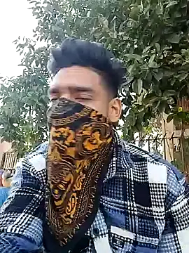 Snapshot of 13horny13 chatting on 01/26/25, 07:53 13horny13 online show from 01/26/25, 07:53