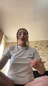 Snapshot of Rosanna_Rennie chatting on 02/24/25, 01:10 Rosanna Rennie online show from 02/24/25, 01:10