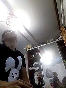 Snapshot of Rosanna_Rennie chatting on 09/22/25, 01:24 Rosanna Rennie online show from 09/22/25, 01:24