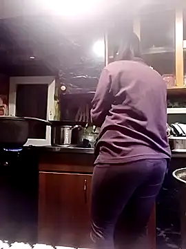 Snapshot of Rosanna_Rennie chatting on 10/28/25, 12:41 Rosanna Rennie online show from 10/28/25, 12:41