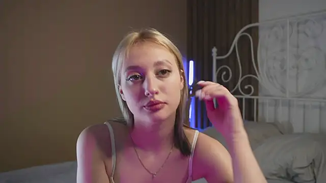 Snapshot of milasmiu chatting on 01/25/25, 03:41 milasmiu online show from 01/25/25, 03:41