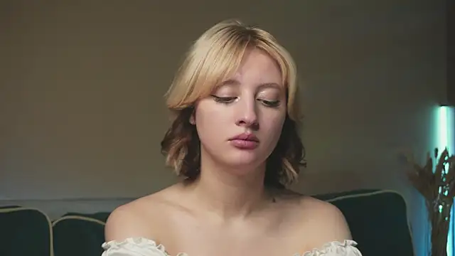 Snapshot of milasmiu chatting on 02/08/25, 09:15 milasmiu online show from 02/08/25, 09:15