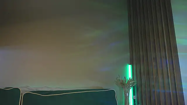 Snapshot of milasmiu chatting on 02/12/25, 09:11 milasmiu online show from 02/12/25, 09:11