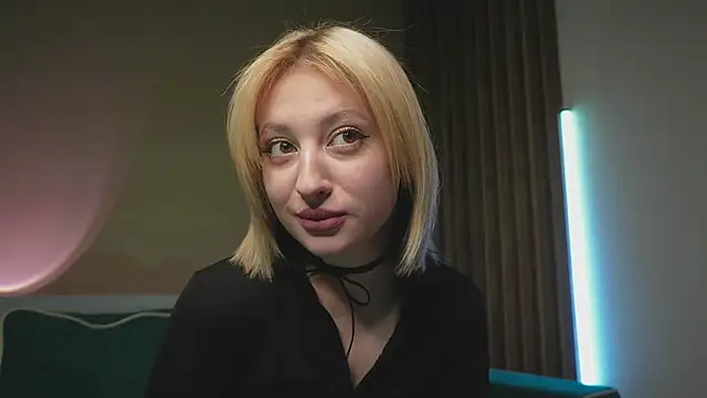 Snapshot of milasmiu chatting on 02/13/25, 03:03 milasmiu online show from 02/13/25, 03:03