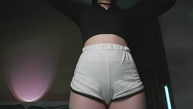 Snapshot of milasmiu chatting on 02/13/25, 06:05 milasmiu online show from 02/13/25, 06:05