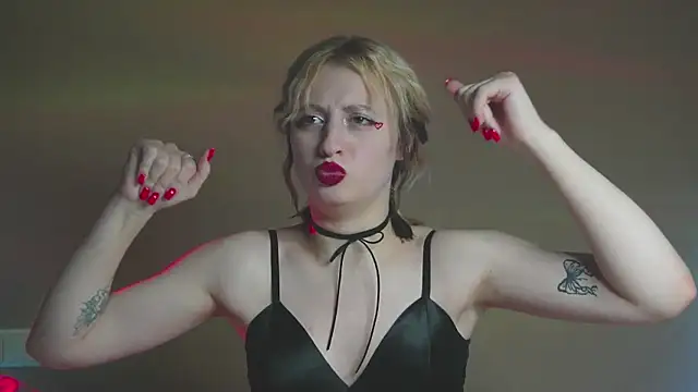 Snapshot of milasmiu chatting on 02/14/25, 10:04 milasmiu online show from 02/14/25, 10:04