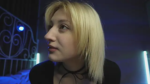 Snapshot of milasmiu chatting on 02/15/25, 03:06 milasmiu online show from 02/15/25, 03:06