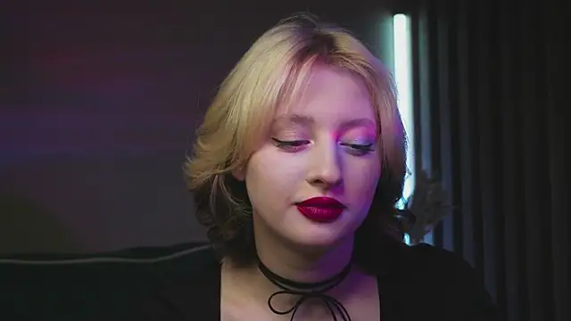 Snapshot of milasmiu chatting on 02/17/25, 06:15 milasmiu online show from 02/17/25, 06:15