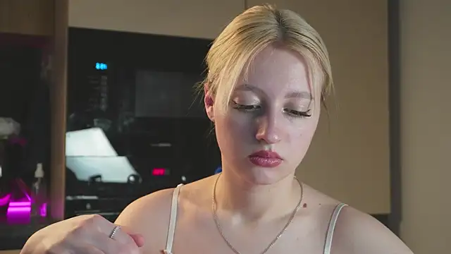 Snapshot of milasmiu chatting on 03/15/25, 05:04 milasmiu online show from 03/15/25, 05:04