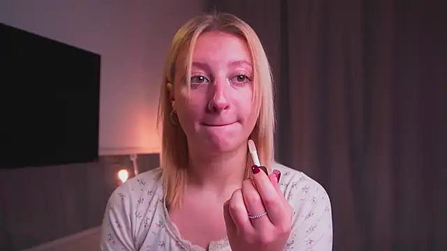 Snapshot of milasmiu chatting on 09/12/25, 03:01 milasmiu online show from 09/12/25, 03:01