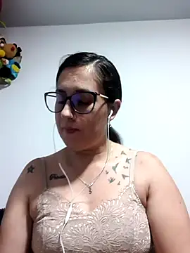 CHARLOTTE 1711 online show from 11/19/25, 03:28