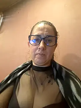 Snapshot of CHARLOTTE_1711 chatting on 05/15/26, 04:19 CHARLOTTE 1711 online show from 05/15/26, 04:19