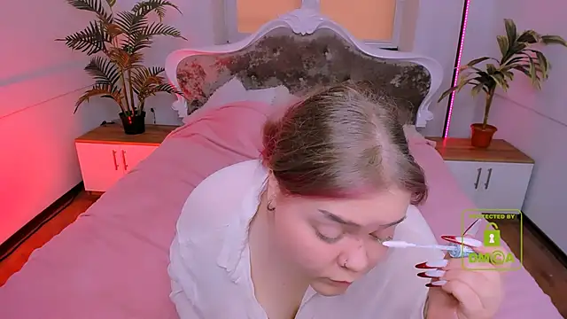 Erica  Alta online show from 10/21/25, 05:52