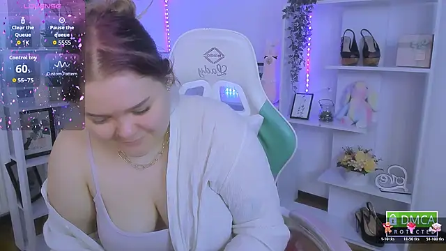 Erica  Alta online show from 12/18/25, 06:52