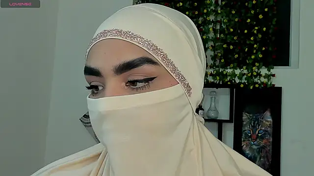 Maissa Alabi online show from 12/04/25, 03:32