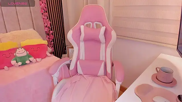 tamy xoo online show from 12/17/25, 06:58