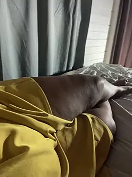 Snapshot of Lilymoonshow chatting on 01/18/25, 12:04 Lilymoonshow online show from 01/18/25, 12:04