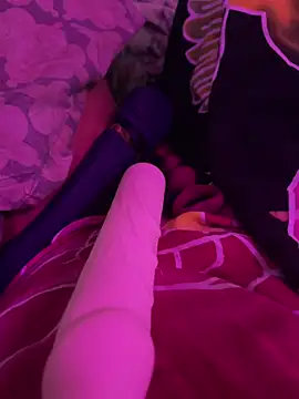 Snapshot of Lilymoonshow chatting on 03/17/25, 05:05 Lilymoonshow online show from 03/17/25, 05:05