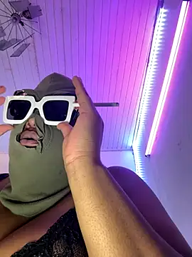 Snapshot of Lilymoonshow chatting on 09/15/25, 02:28 Lilymoonshow online show from 09/15/25, 02:28