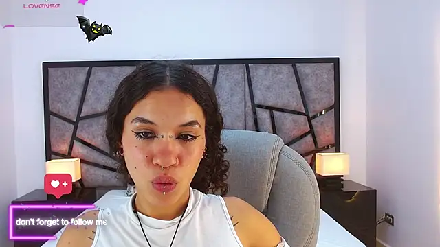 ilitzy cardona online show from 11/12/25, 01:17