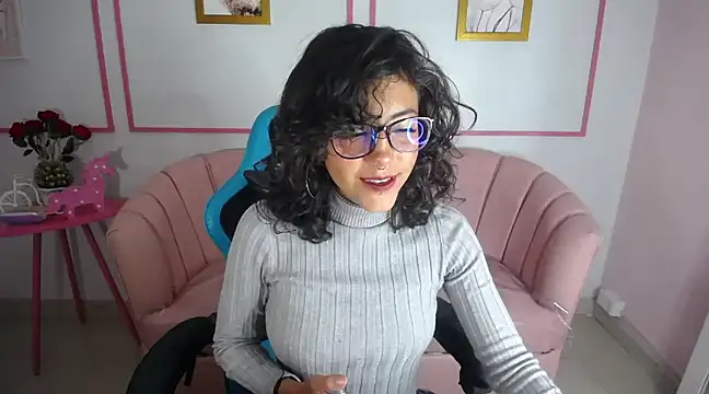 zoe ch  online show from 03/17/25, 09:34