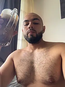 arturguy00 online show from 03/26/26, 04:12