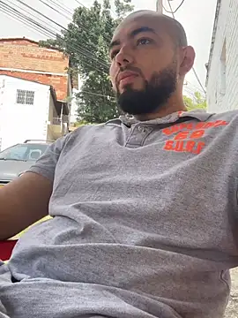 arturguy00 online show from 04/01/26, 02:58