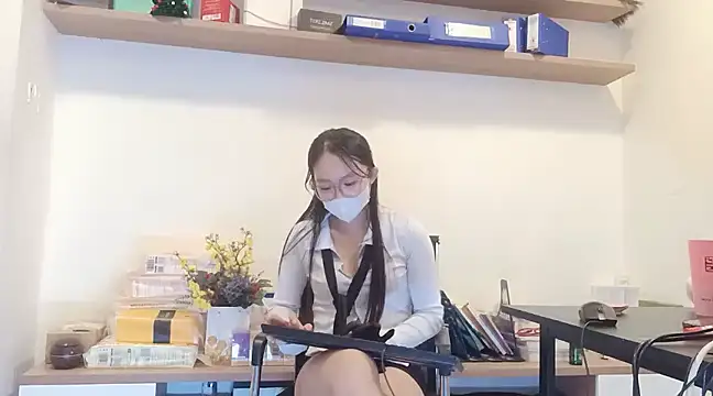 Snapshot of Lush-Office chatting on 02/13/25, 07:56 Lush-Office online show from 02/13/25, 07:56