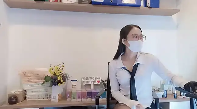 Snapshot of Lush-Office chatting on 02/27/25, 10:48 Lush-Office online show from 02/27/25, 10:48