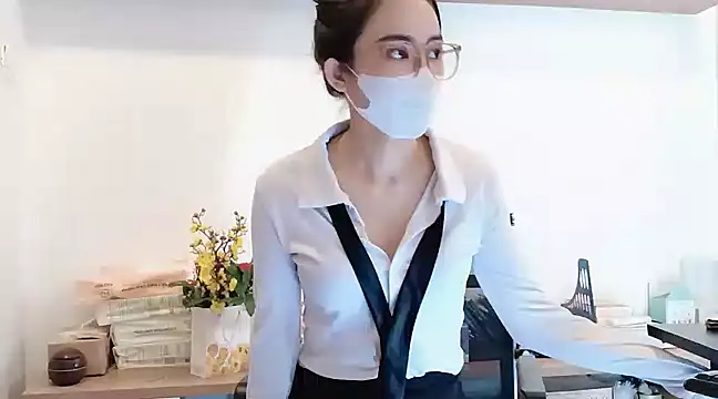 Snapshot of Lush-Office chatting on 03/20/25, 12:08 Lush-Office online show from 03/20/25, 12:08