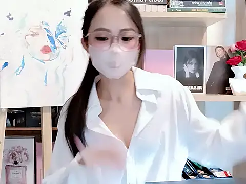 Snapshot of Lush-Office chatting on 10/26/25, 01:39 Lush-Office online show from 10/26/25, 01:39