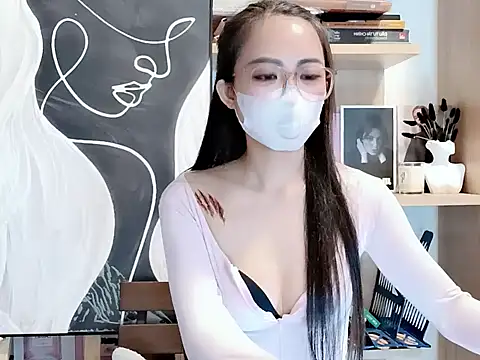 Snapshot of Lush-Office chatting on 11/05/25, 06:24 Lush-Office online show from 11/05/25, 06:24