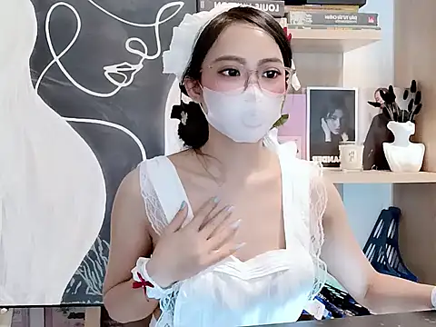 Snapshot of Lush-Office chatting on 11/08/25, 06:13 Lush-Office online show from 11/08/25, 06:13