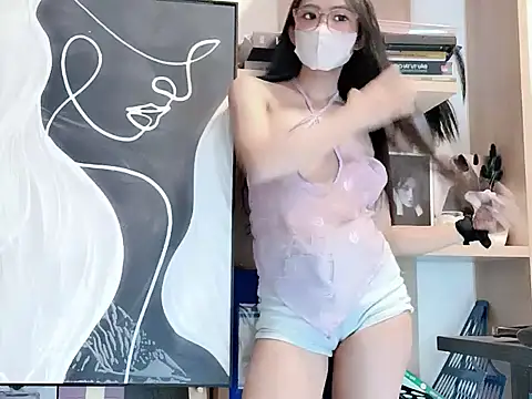 Snapshot of Lush-Office chatting on 11/19/25, 07:08 Lush-Office online show from 11/19/25, 07:08