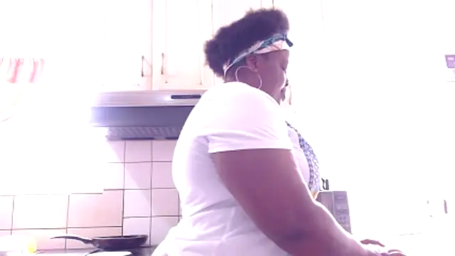 omalicha98 online show from 12/04/25, 07:39