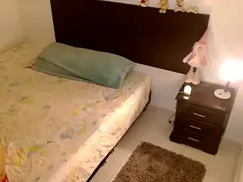 Snapshot of Aurrorasweet chatting on 02/05/25, 02:51 Aurrorasweet online show from 02/05/25, 02:51