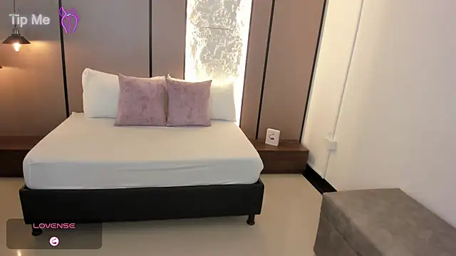 lilly ass  online show from 11/17/25, 01:06