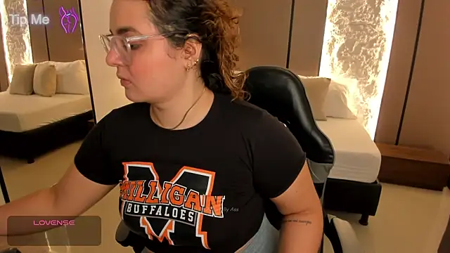 lilly ass  online show from 04/04/26, 12:46