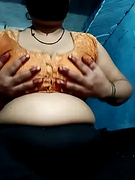 Snapshot of Haseena_Baby chatting on 02/02/25, 12:51 Haseena Baby online show from 02/02/25, 12:51