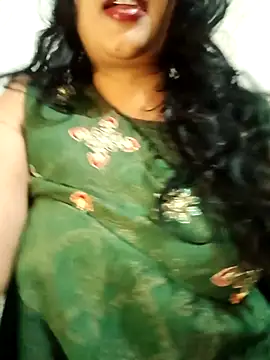 Snapshot of Haseena_Baby chatting on 10/16/25, 03:35 Haseena Baby online show from 10/16/25, 03:35
