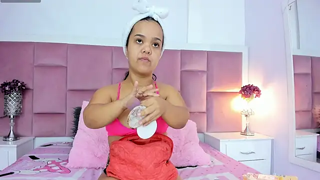 Snapshot of AnieRey chatting on 01/20/25, 11:56 AnieRey online show from 01/20/25, 11:56