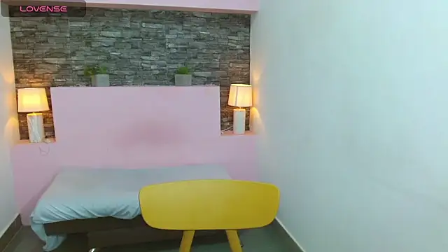 ScarletEmber3 online show from 02/25/25, 04:03