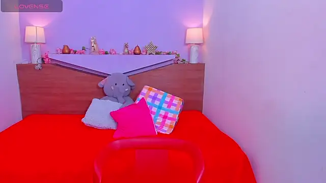 ScarletEmber3 online show from 03/04/25, 04:06