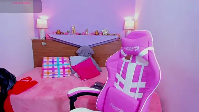 ScarletEmber3 online show from 03/21/25, 03:44